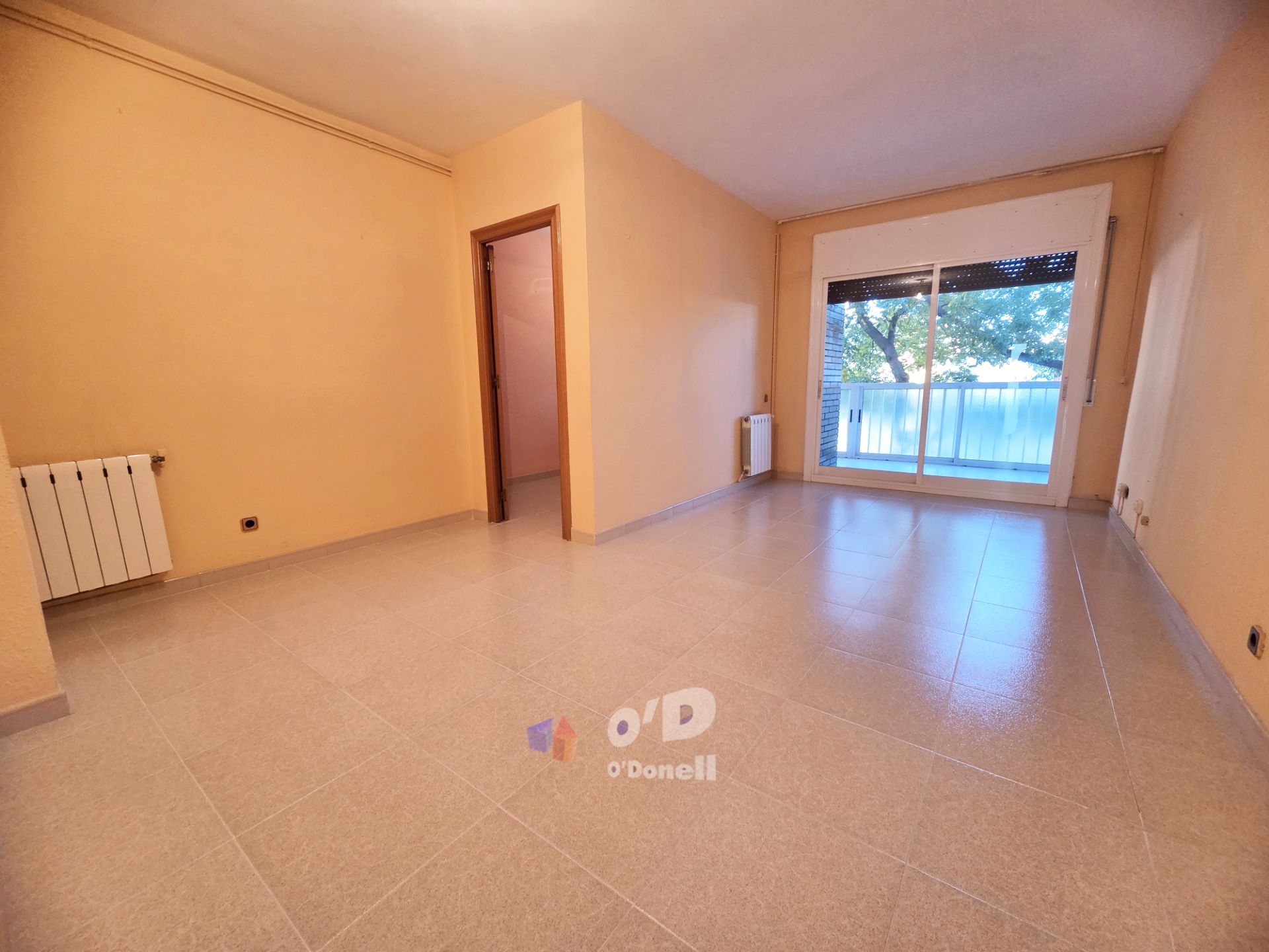 Habitación de Piso en venta en Sant Boi de Llobregat con Calefacción, Terraza y Balcón