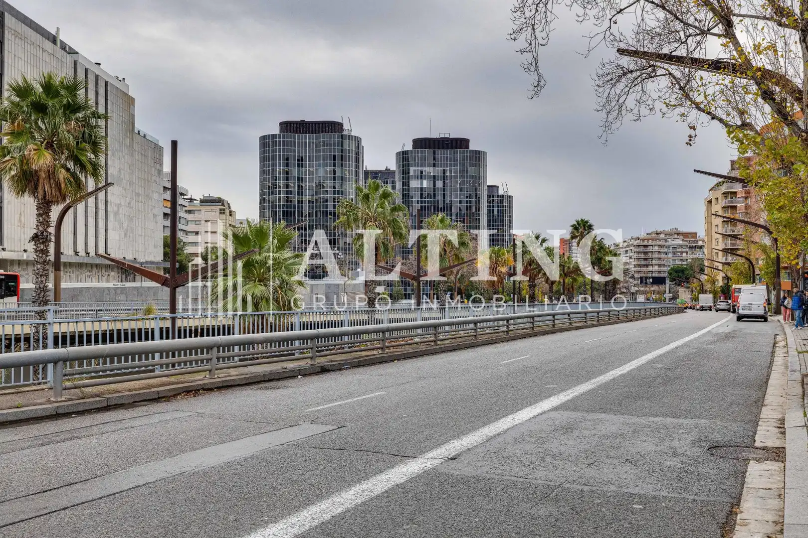 Vista exterior de Garatge en venda en Barcelona