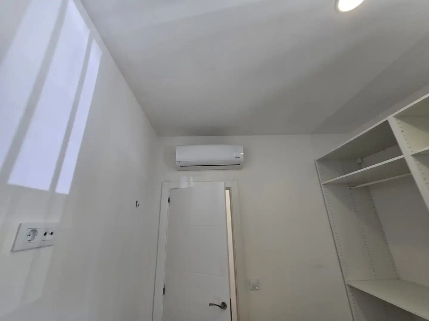 Habitación de Apartamento en venta en San Fernando de Henares con Aire acondicionado, Calefacción y Horno