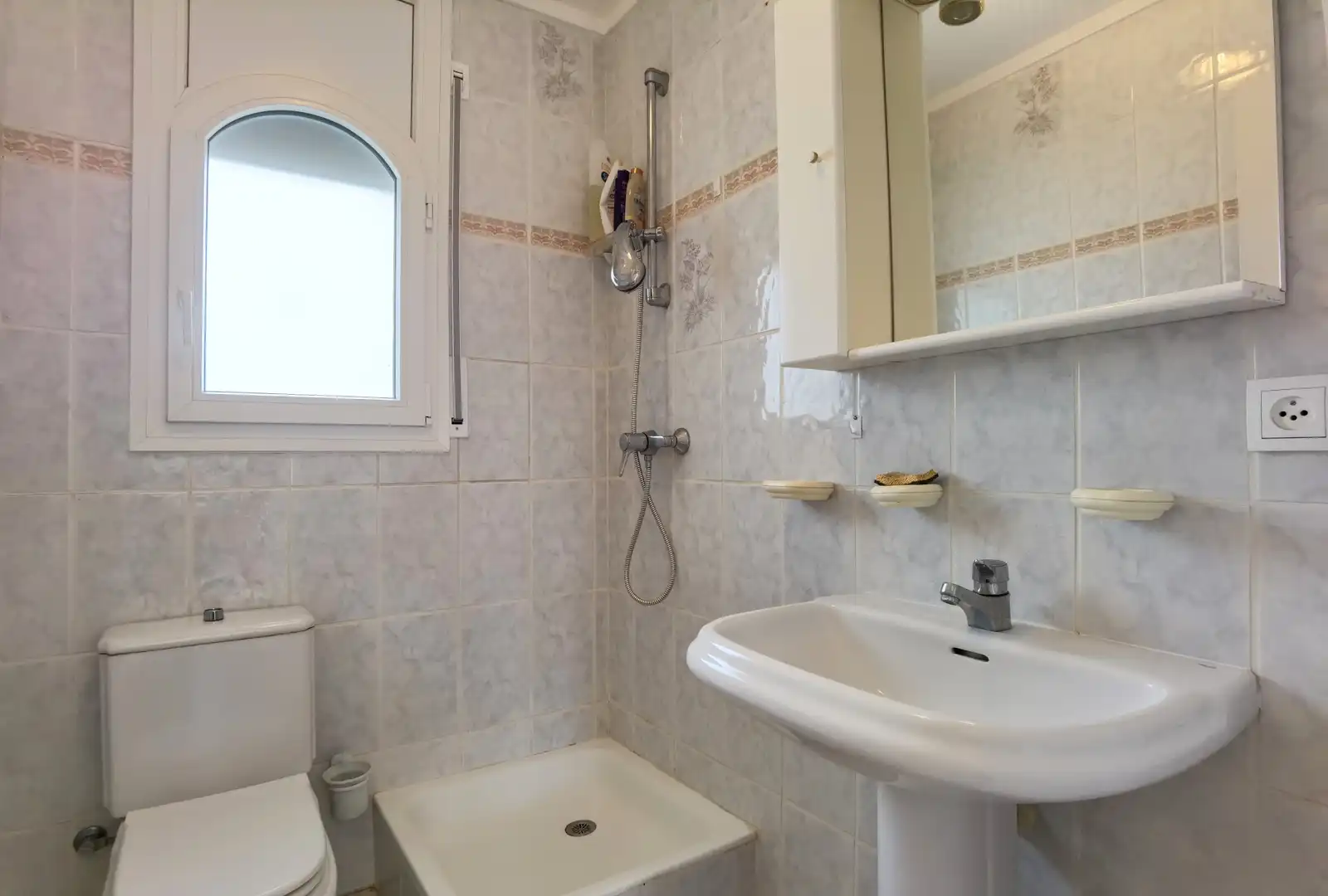 Bany de Casa o xalet en venda en Empuriabrava amb Aire condicionat, Jardí privat i Terrassa