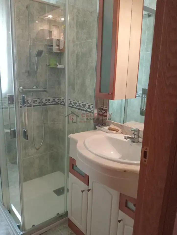 Bathroom of Houses for sale in Toén  with Heating, Private garden and Terrace