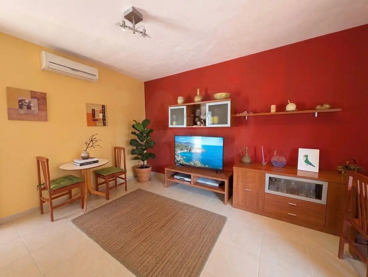 Casa aparellada amb piscina en venda a Platja de Mont-roig, imagen 3