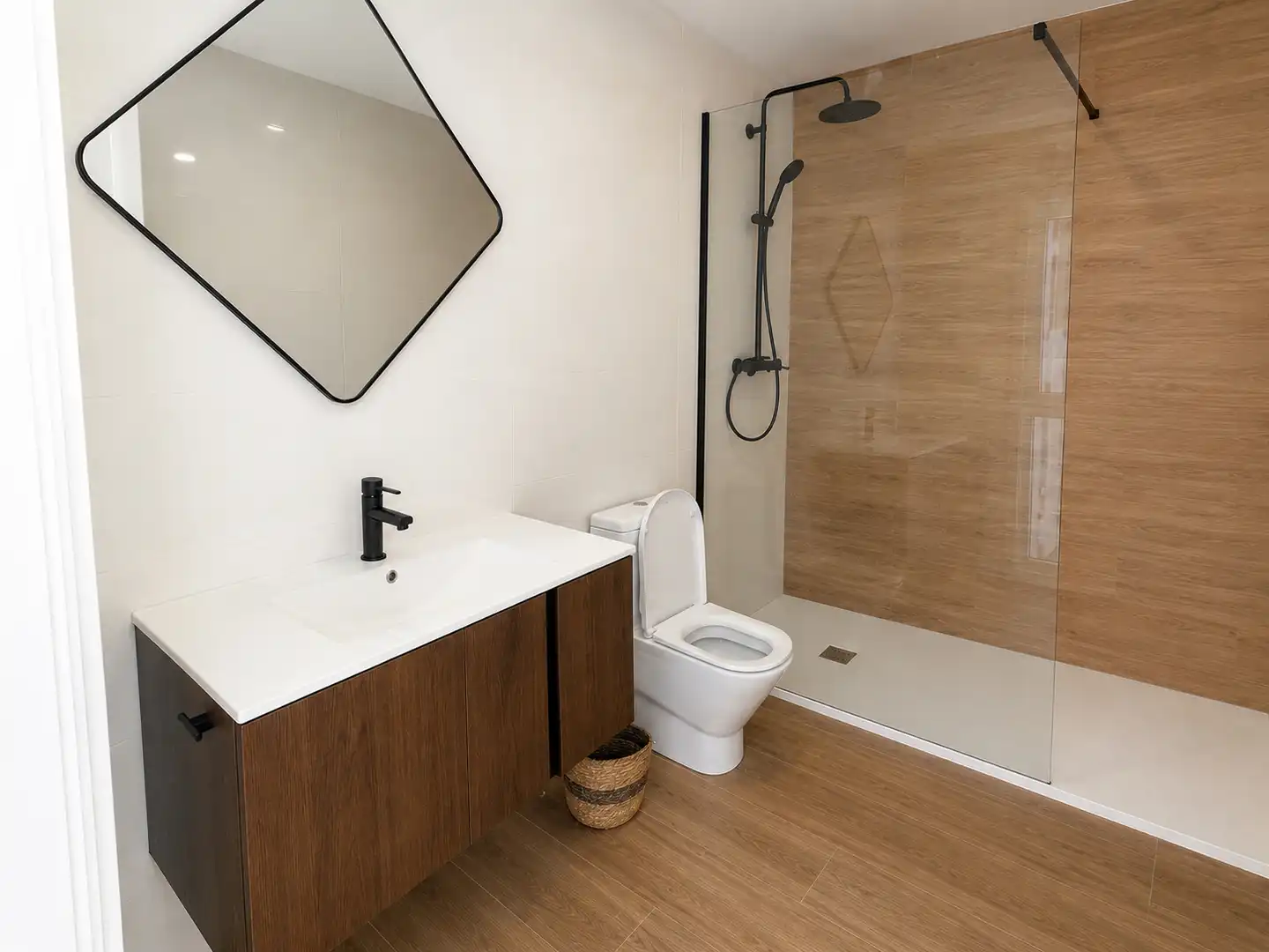 Baño de Piso de alquiler en Alcázar de San Juan con Amueblado y Piscina comunitaria