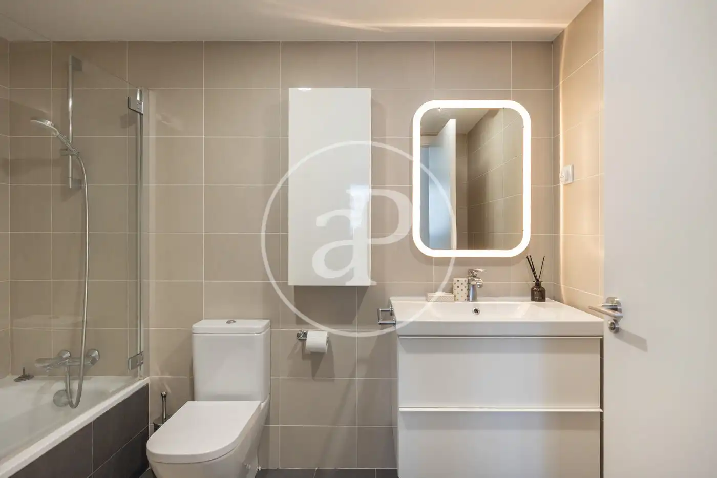 Baño de Piso en venta en Sant Just Desvern con Aire acondicionado, Calefacción y Terraza