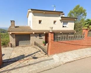 Vista exterior de Casa o xalet en venda en Castellnou de Bages amb Piscina