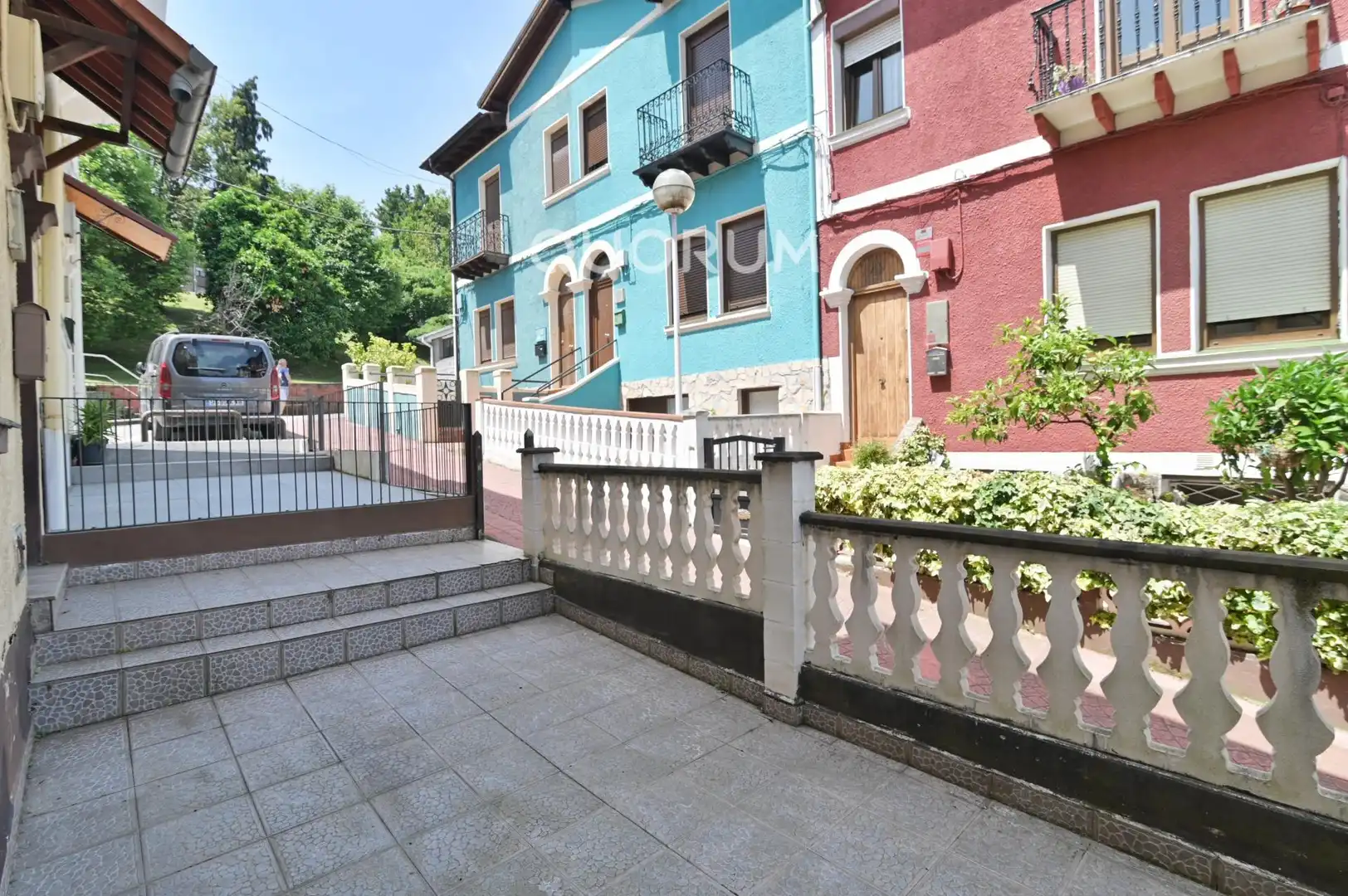 Vista exterior de Casa adosada en venda en Bilbao  amb Calefacció, Jardí privat i Terrassa