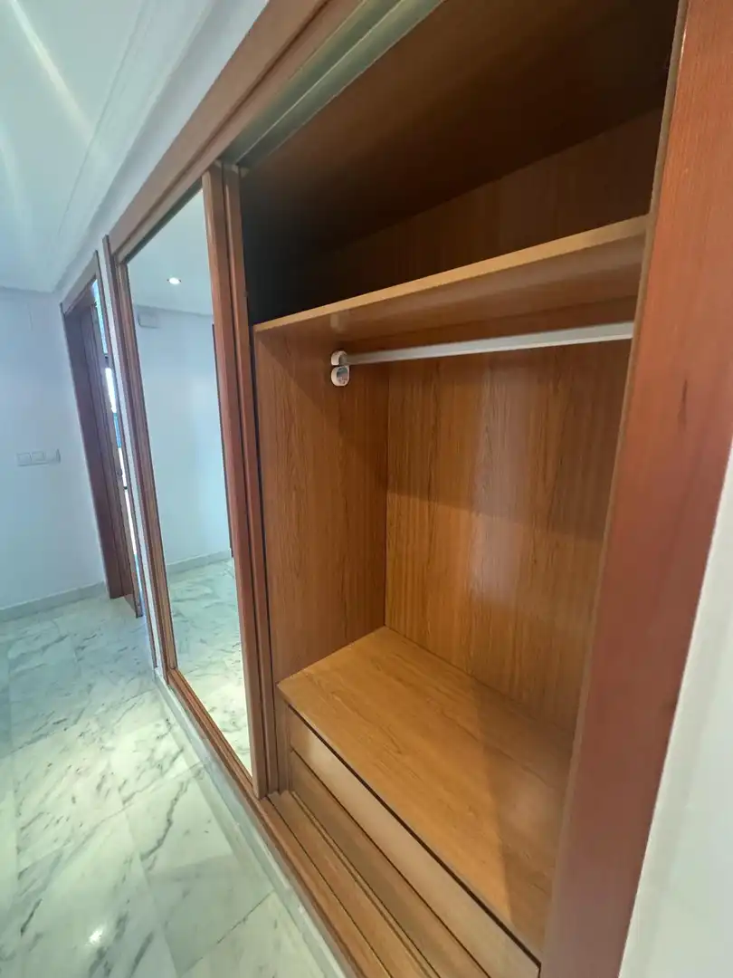 Baño de Piso de alquiler en Alicante / Alacant con Aire acondicionado y Piscina comunitaria