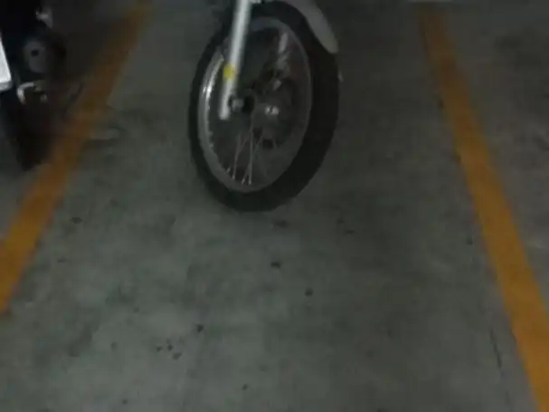 Motorbike to rent in Carrer d’en Perot Rocaguinarda 21, imagen 2