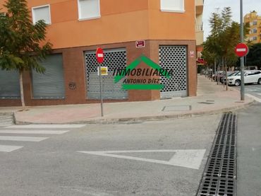 Locale commerciale in affitto a Aspe Centro