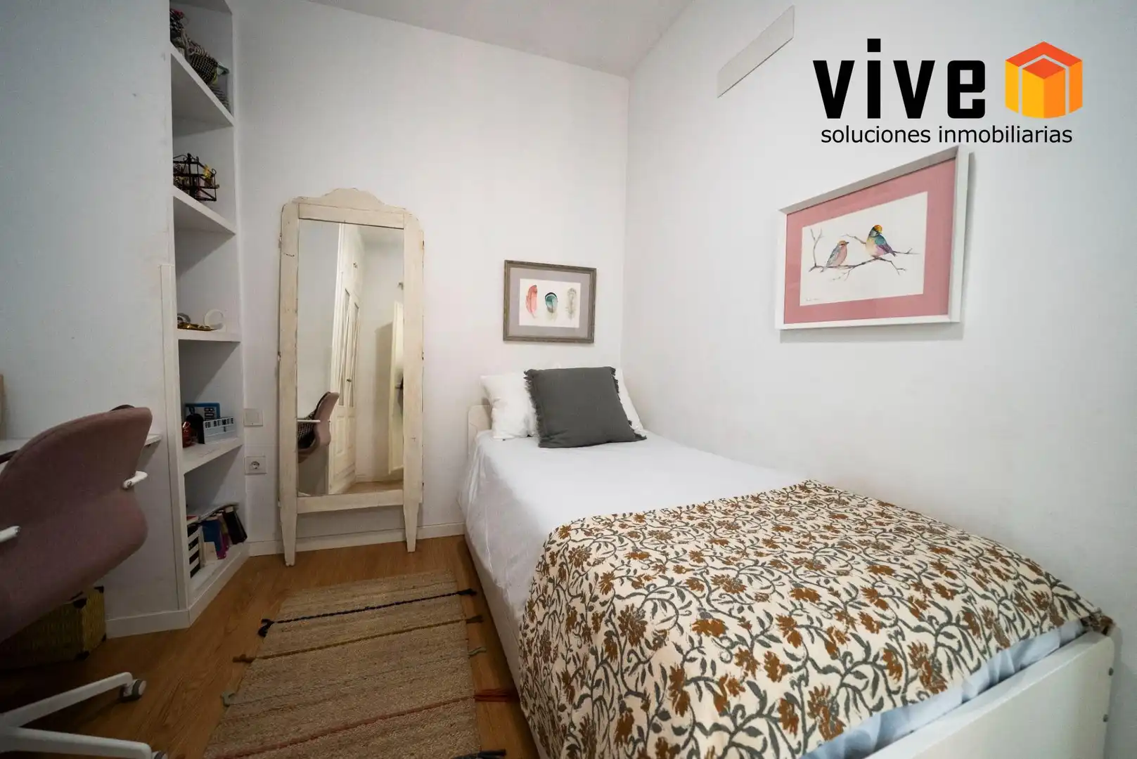 Habitación de Casa o chalet en venta en Sevilla con Aire acondicionado, Calefacción y Jardín privado