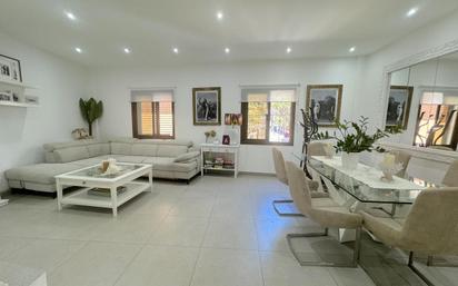Living room of Flat for sale in  Santa Cruz de Tenerife Capital  with Air Conditioner and Terrace