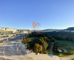 Exterior view of Apartment for sale in Santiago de Compostela   with Oven