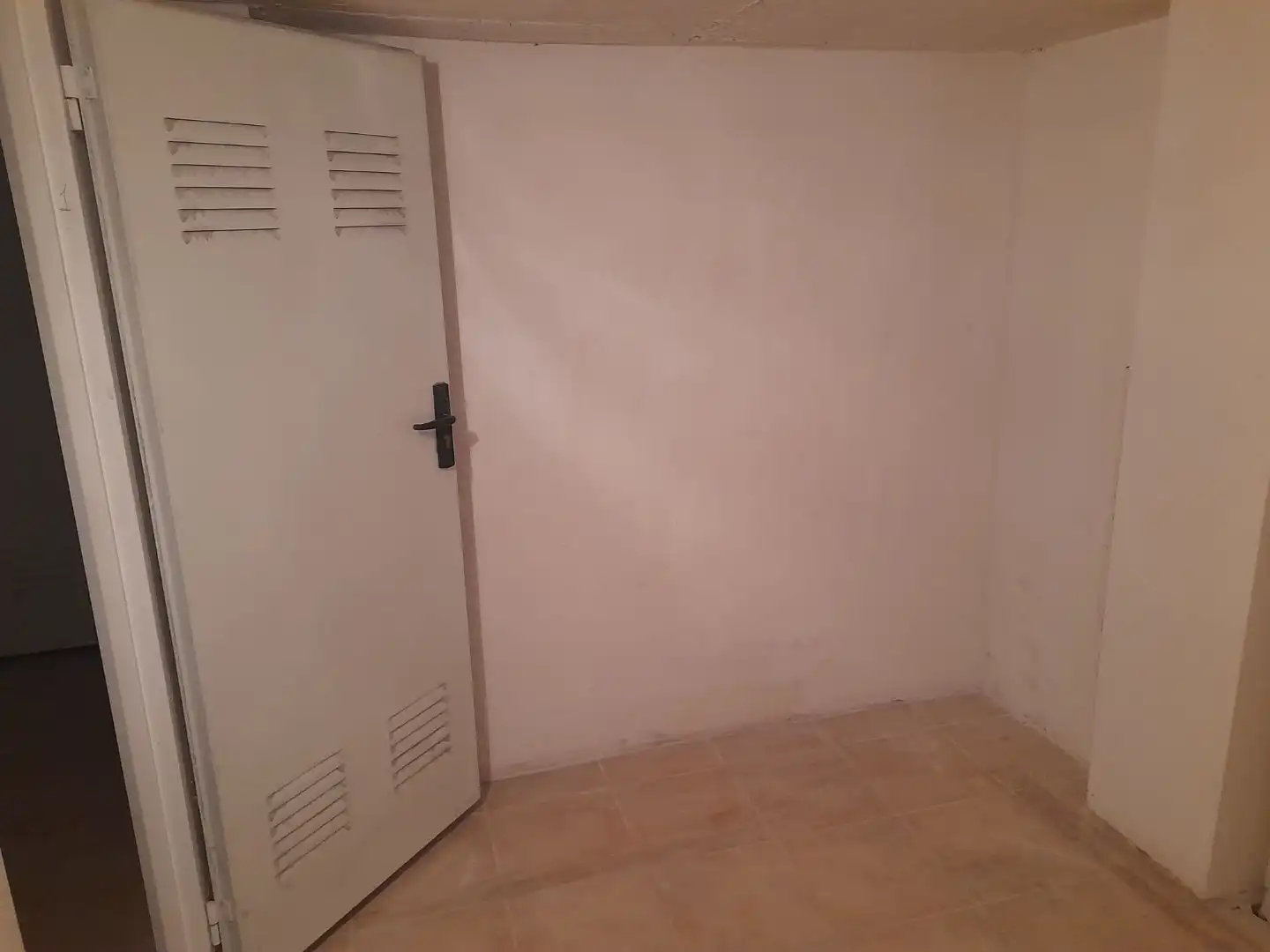 Storage room for sale in Paterna