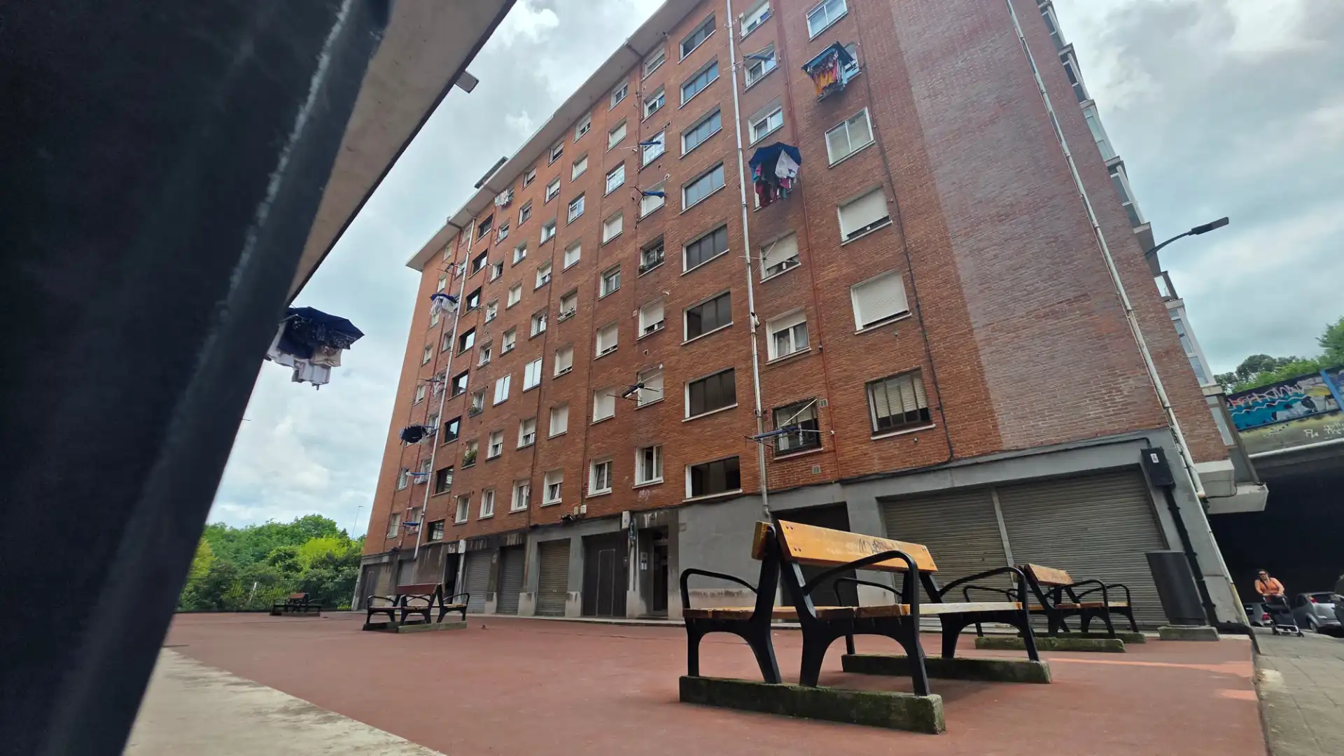 Vista exterior de Pis en venda en Bilbao  amb Calefacció, Parquet i Moblat