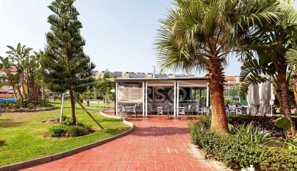 Terraza de Piso en venta en El Ejido con Terraza, Amueblado y Horno