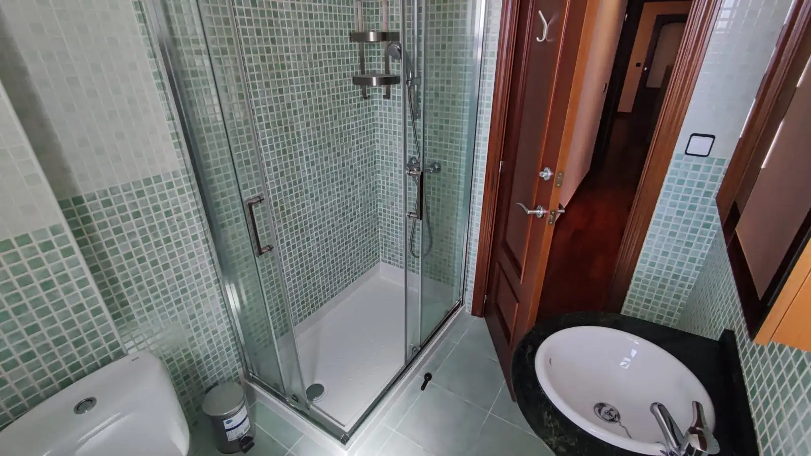 Bathroom of Flat for rent in Badajoz  with Air Conditioner, Heating and Parquet flooring