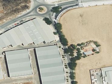 Locale commerciale in vendita a AV NUESTRA SE�ORA DEL VALLE