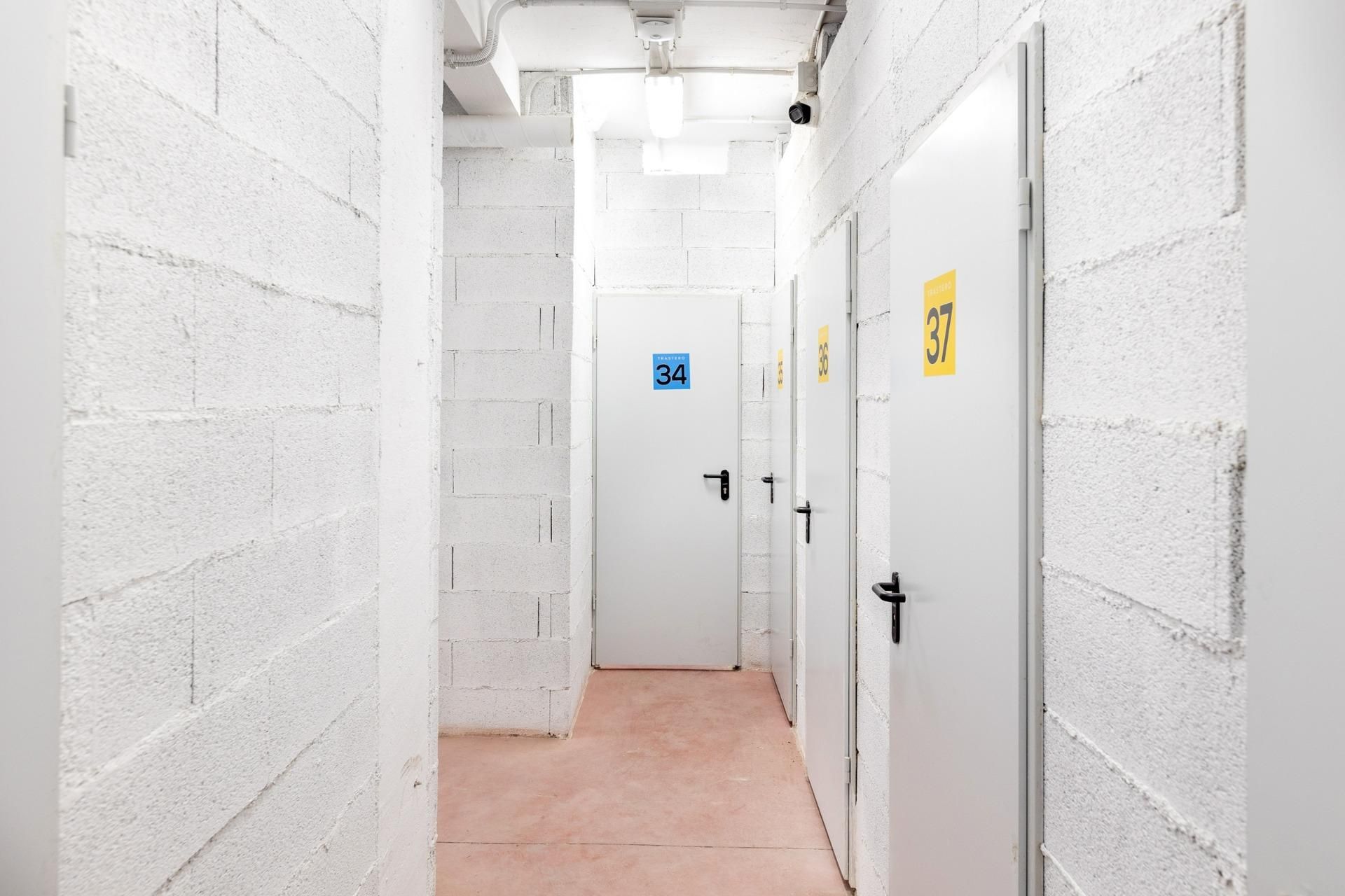 Traster en venda a Camino de Ronda