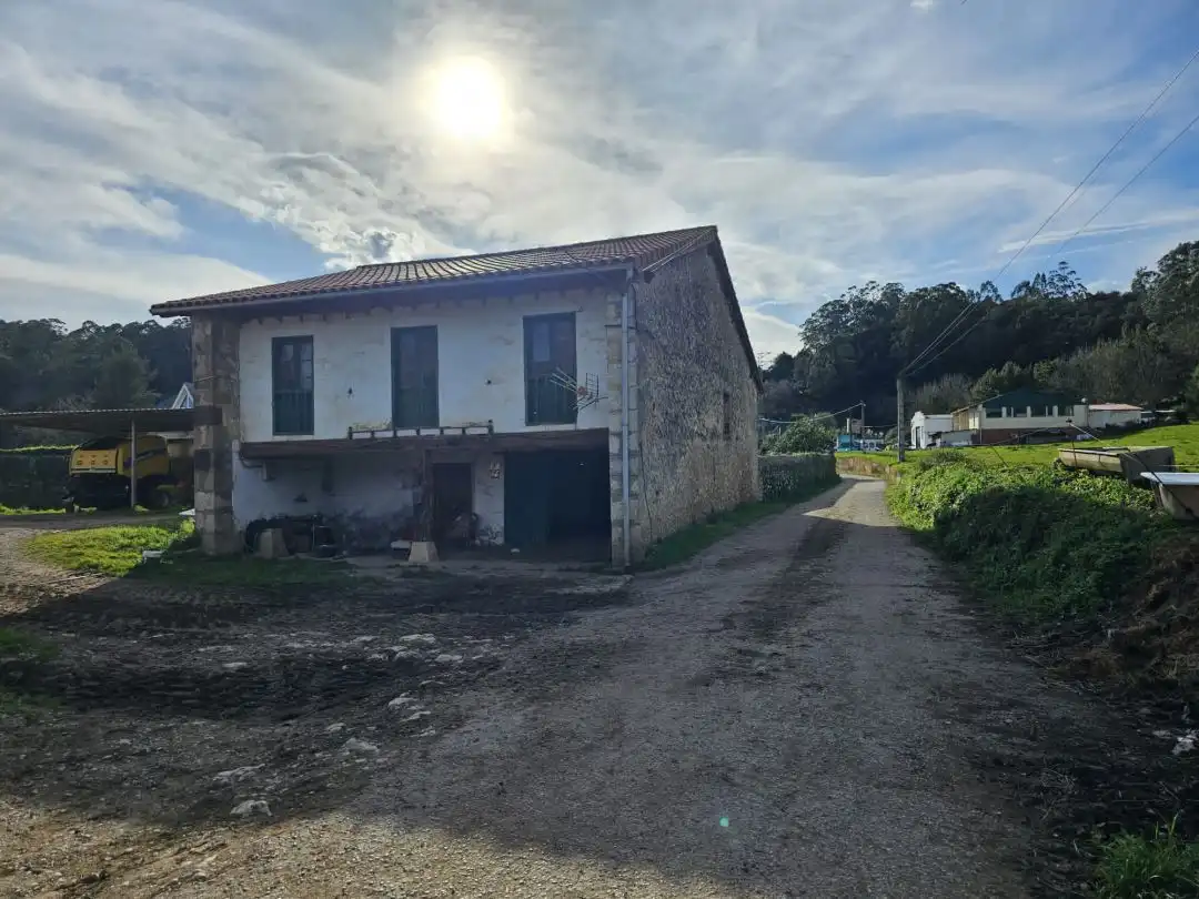 Vista exterior de Casa o xalet en venda en Camargo