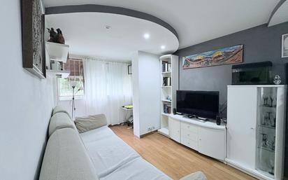 Living room of Flat for sale in  Barcelona Capital  with Parquet flooring