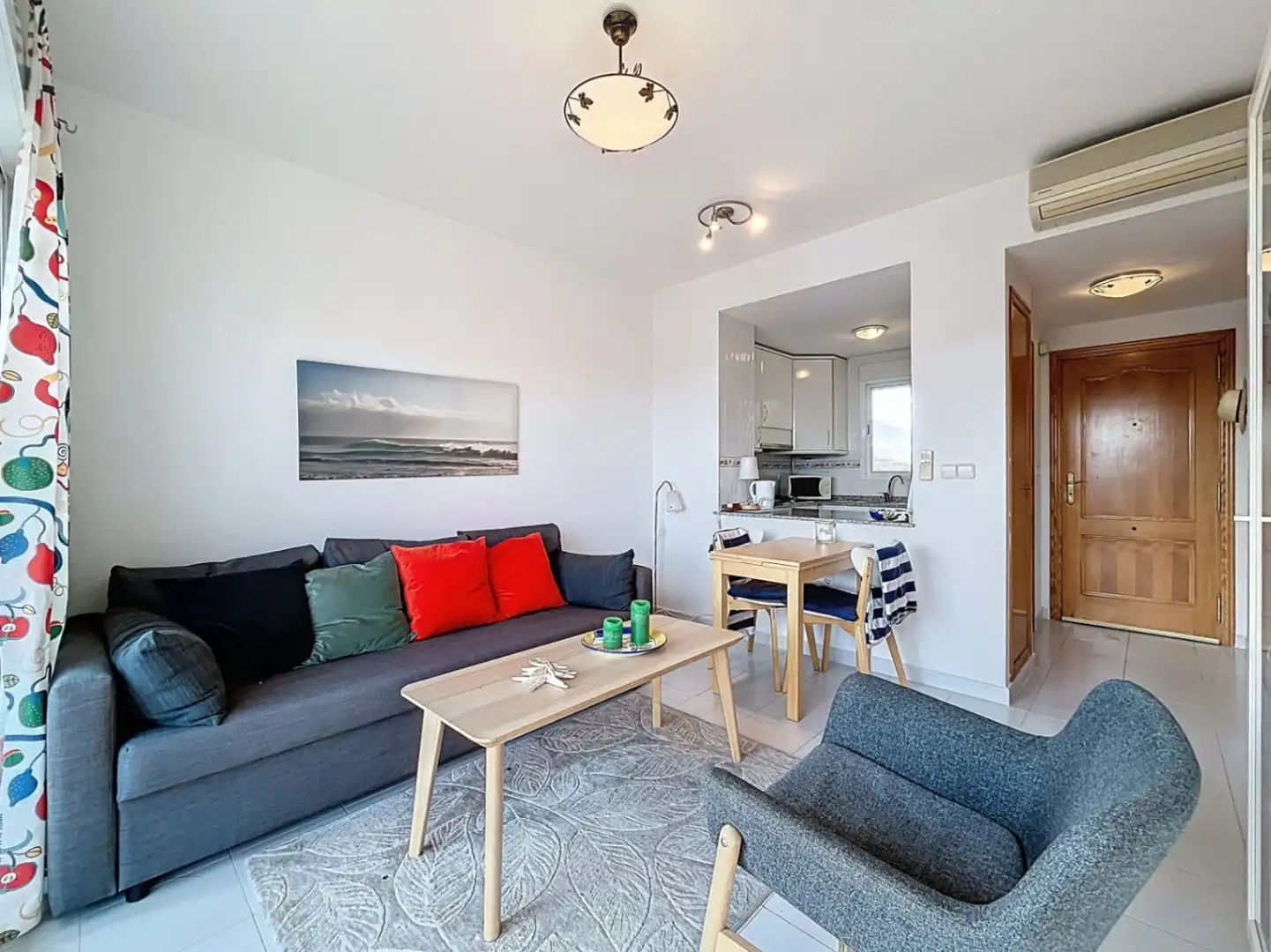 Wohnzimmer von Wohnung zur Miete in La Nucia mit Klimaanlage, Privatgarten und Schwimmbad