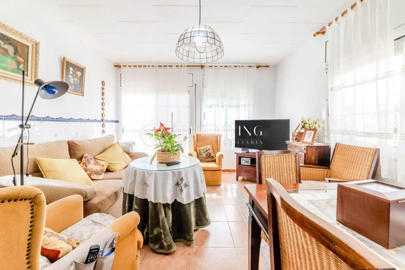 Sala de estar de Casa o chalet en venta en Vilanova i la Geltrú con Calefacción, Jardín privado y Terraza
