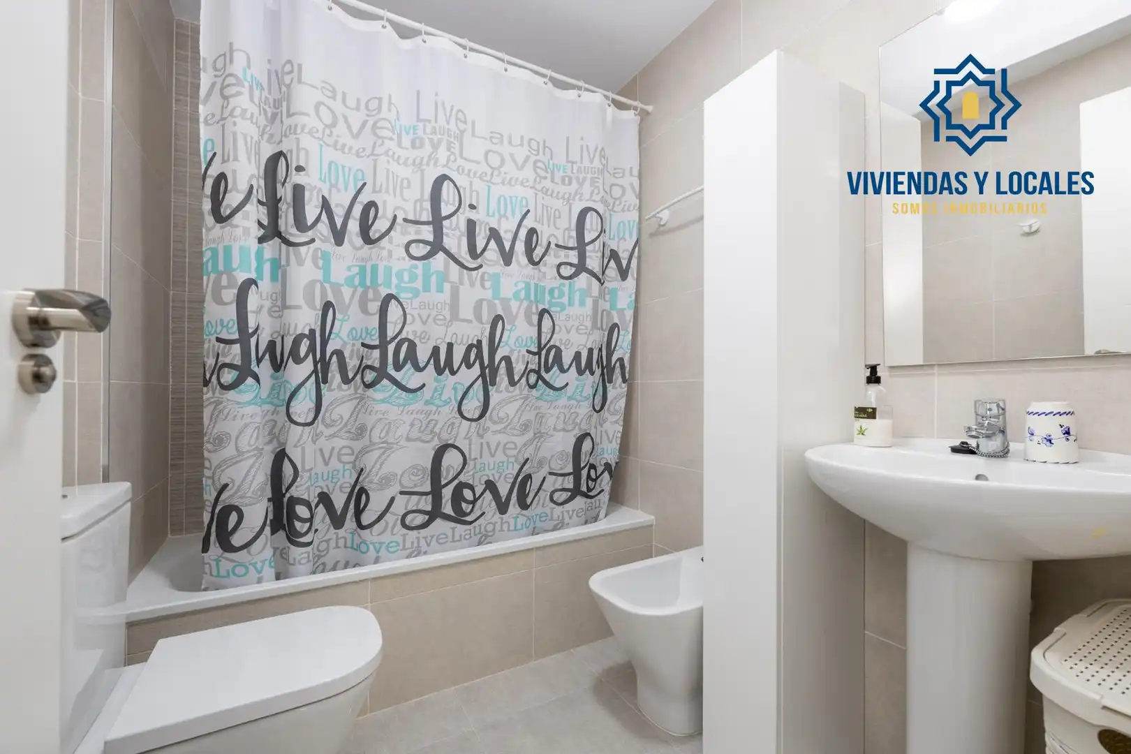 Baño de Piso en venta en Almuñécar con Aire acondicionado, Jardín privado y Terraza