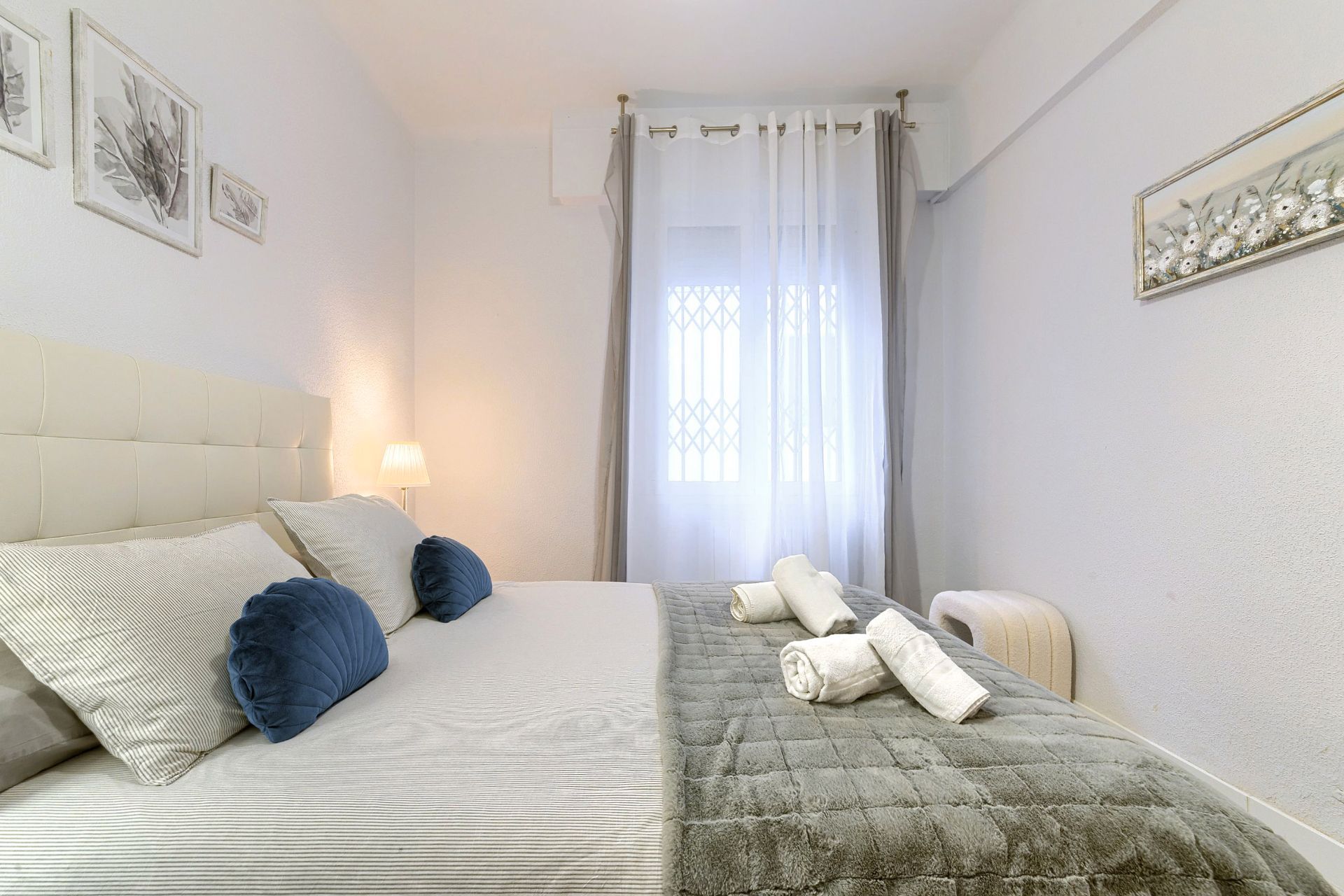 Dormitori de Apartament de lloguer en Bilbao  amb Calefacció, Moblat i Rentadora