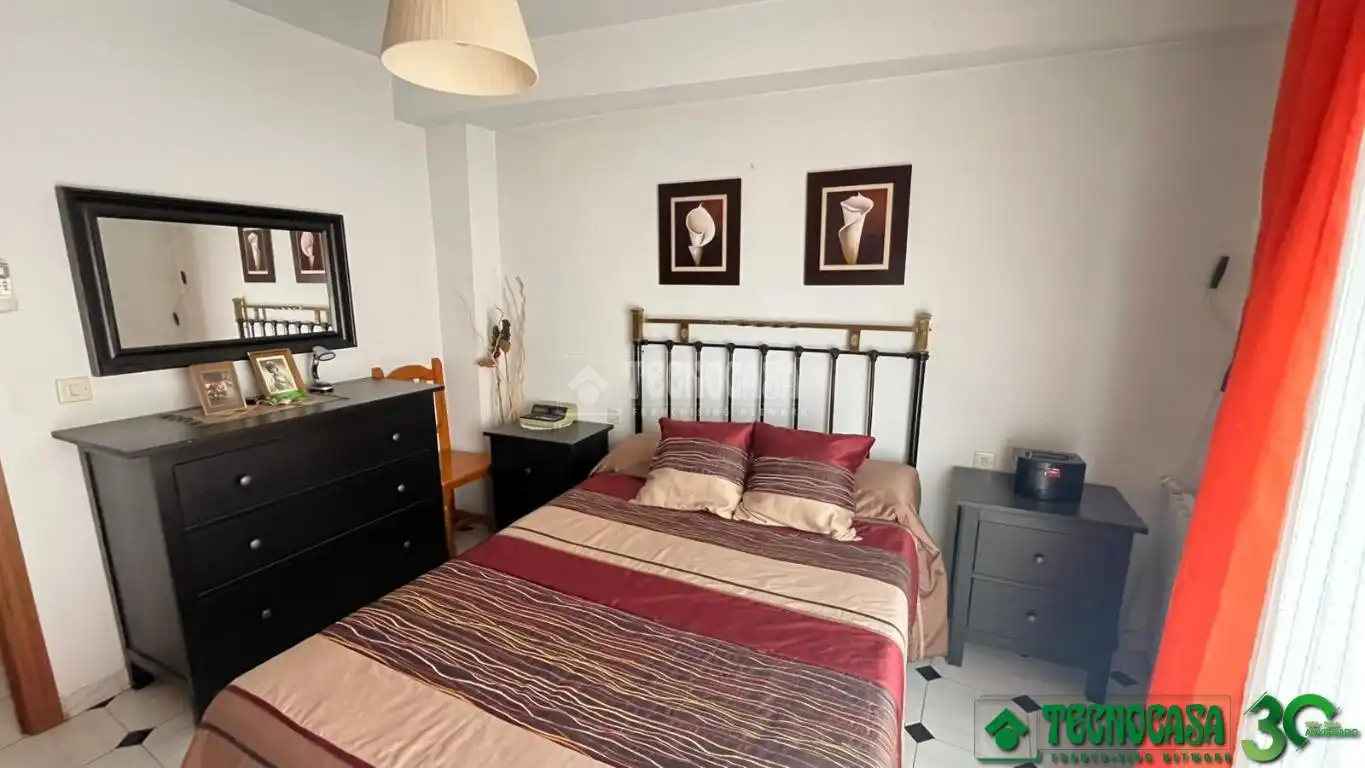 Schlafzimmer von Einfamilien-Reihenhaus zum Verkauf in San Esteban del Valle mit Klimaanlage und Heizung
