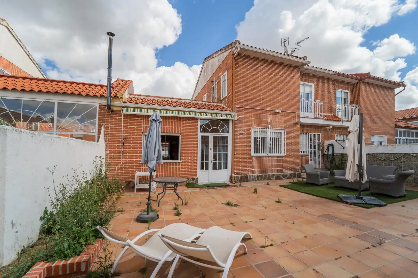 Jardín de Casa adosada en venta en Cedillo del Condado con Calefacción, Jardín privado y Terraza