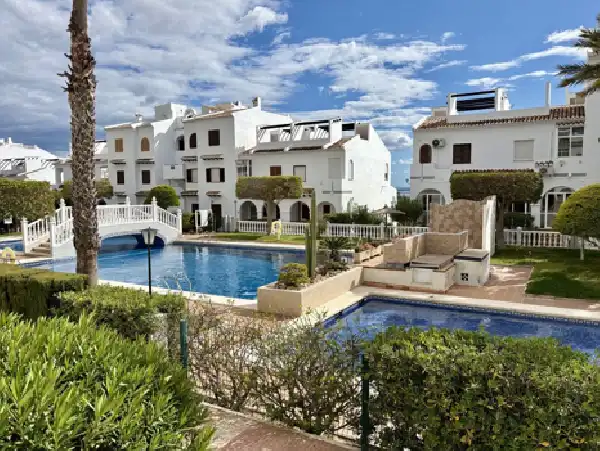 Duplex con piscina in vendita a Rojales