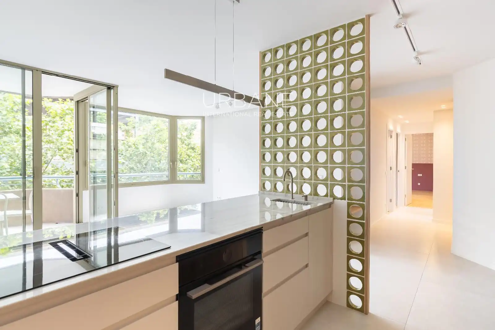 Piso con ascensor en venta en DE VILADOMAT, imagen 2
