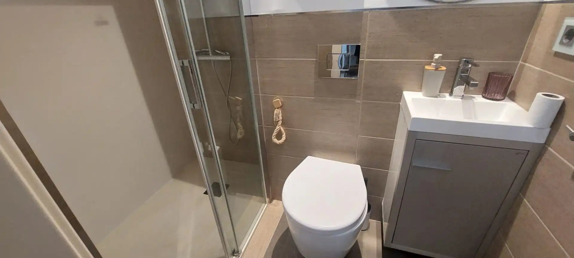 Bany de Apartament de lloguer en Murcia amb Aire condicionat, Calefacció i Moblat