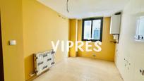Bedroom of Flat for sale in Mérida  with Air Conditioner and Heating