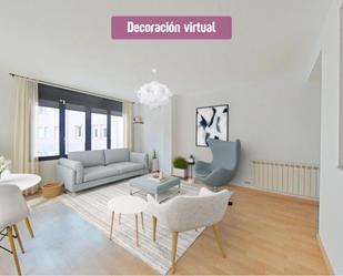 Living room of Flat for sale in Girona Capital  with Heating, Oven and Washing machine