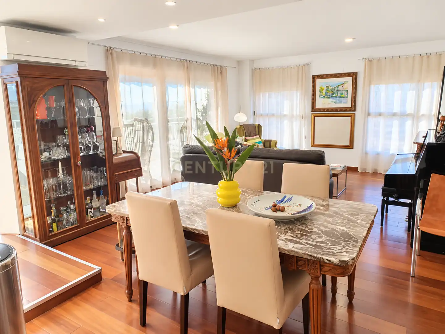 Apartamento con terraza en venta en Carrer del Poeta Josep Cervera i Grífol, 12, València, Spain, imagen 2
