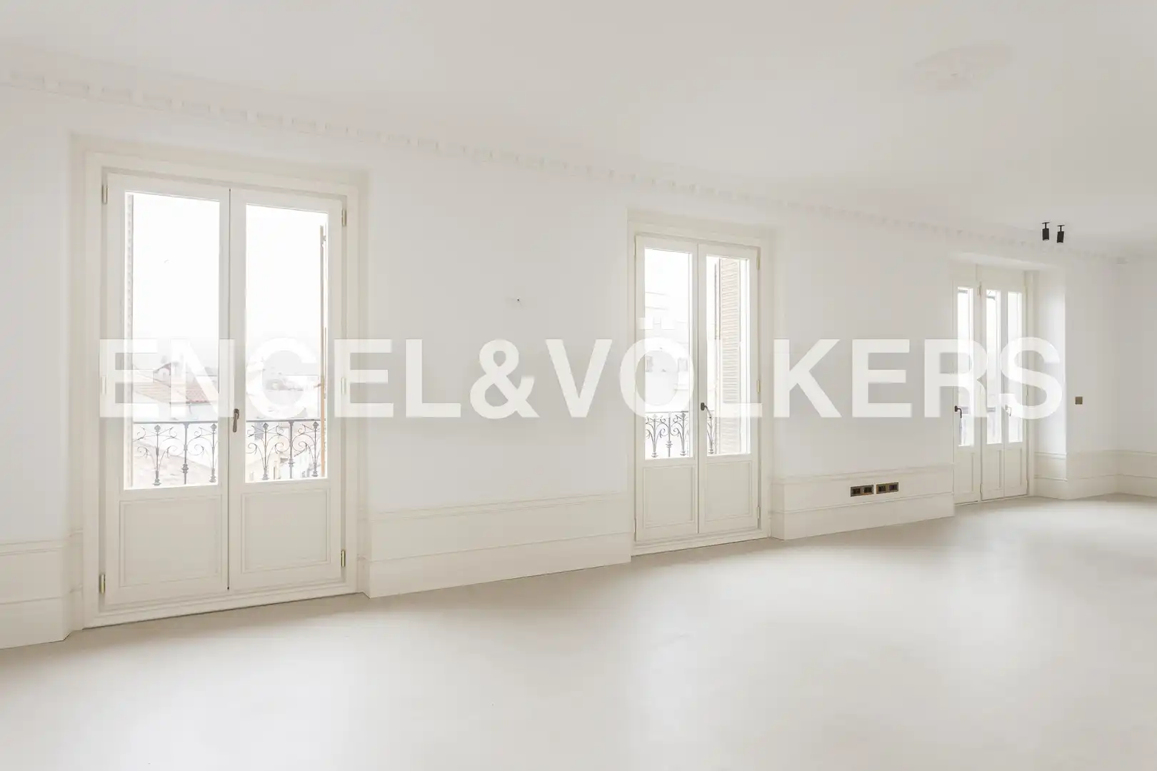 Wohnzimmer von Dachboden zur Miete in Madrid mit Klimaanlage, Heizung und Balkon