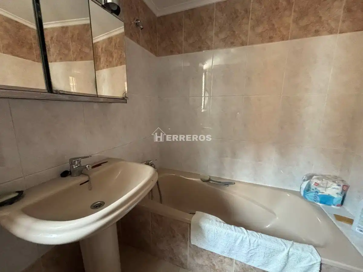 Baño de Piso en venta en  Logroño con Calefacción, Terraza y Trastero