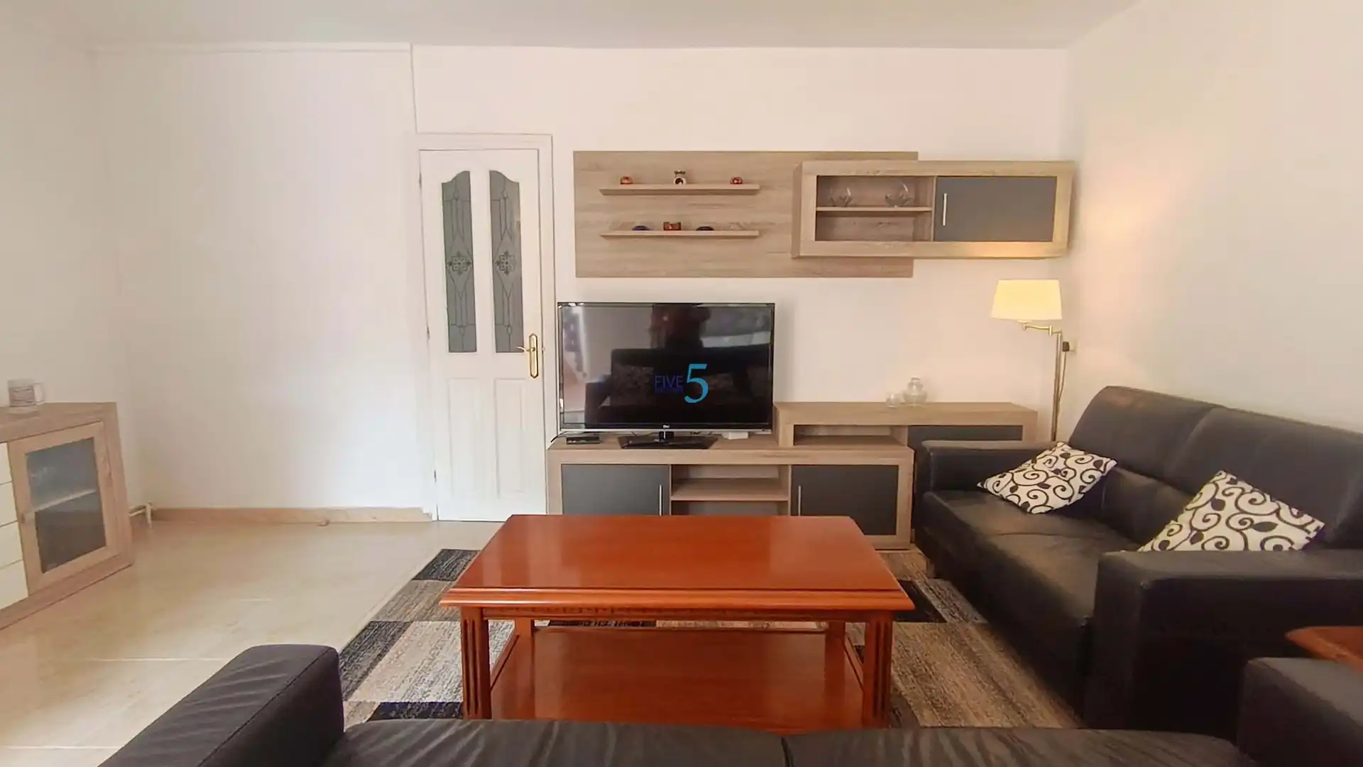 Wohnzimmer von Einfamilien-Reihenhaus zum Verkauf in Torrevieja mit Klimaanlage, Heizung und Möbliert