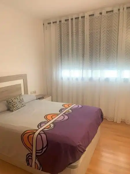 Schlafzimmer von Erdgeschoss zum Verkauf in L'Ampolla mit Klimaanlage, Heizung und Möbliert