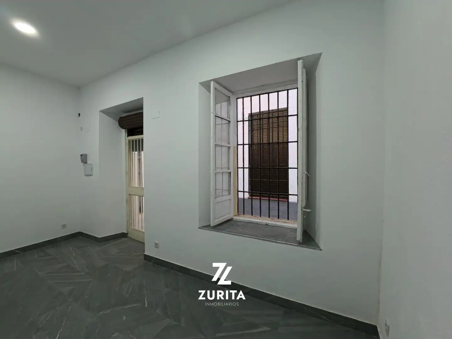 Local comercial de lloguer a Calle DE MUNDA 4, imagen 7