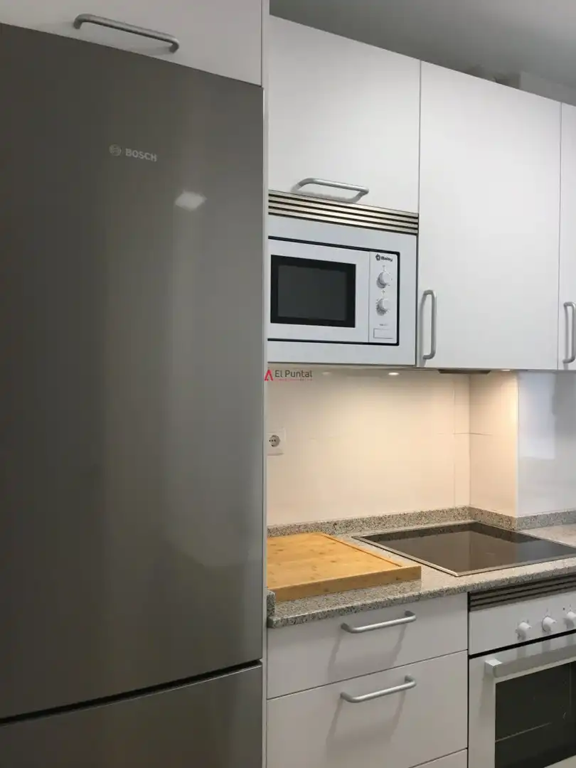 Cuina de Pis de lloguer en Santander amb Calefacció, Parquet i Moblat