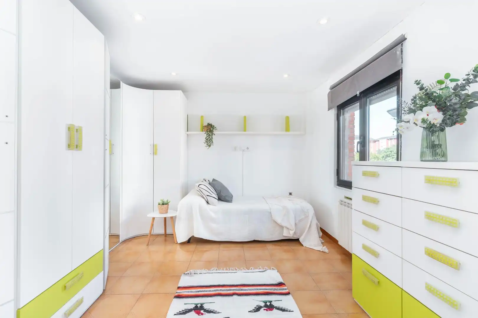 Habitación de Piso en venta en Avilés con Calefacción