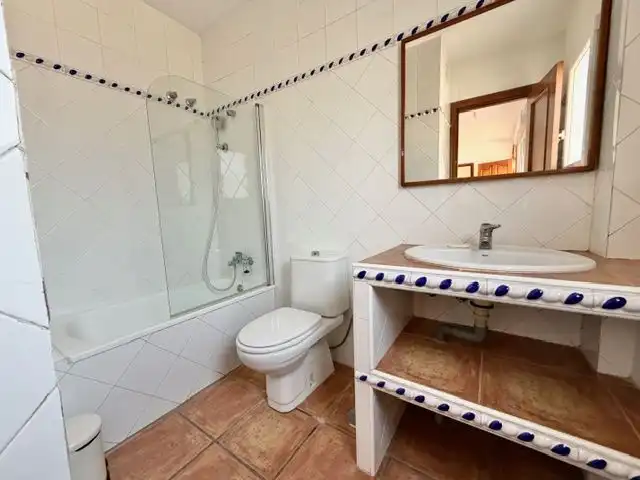 Bany de Casa o xalet en venda en Sant Joan d'Alacant amb Calefacció, Jardí privat i Traster