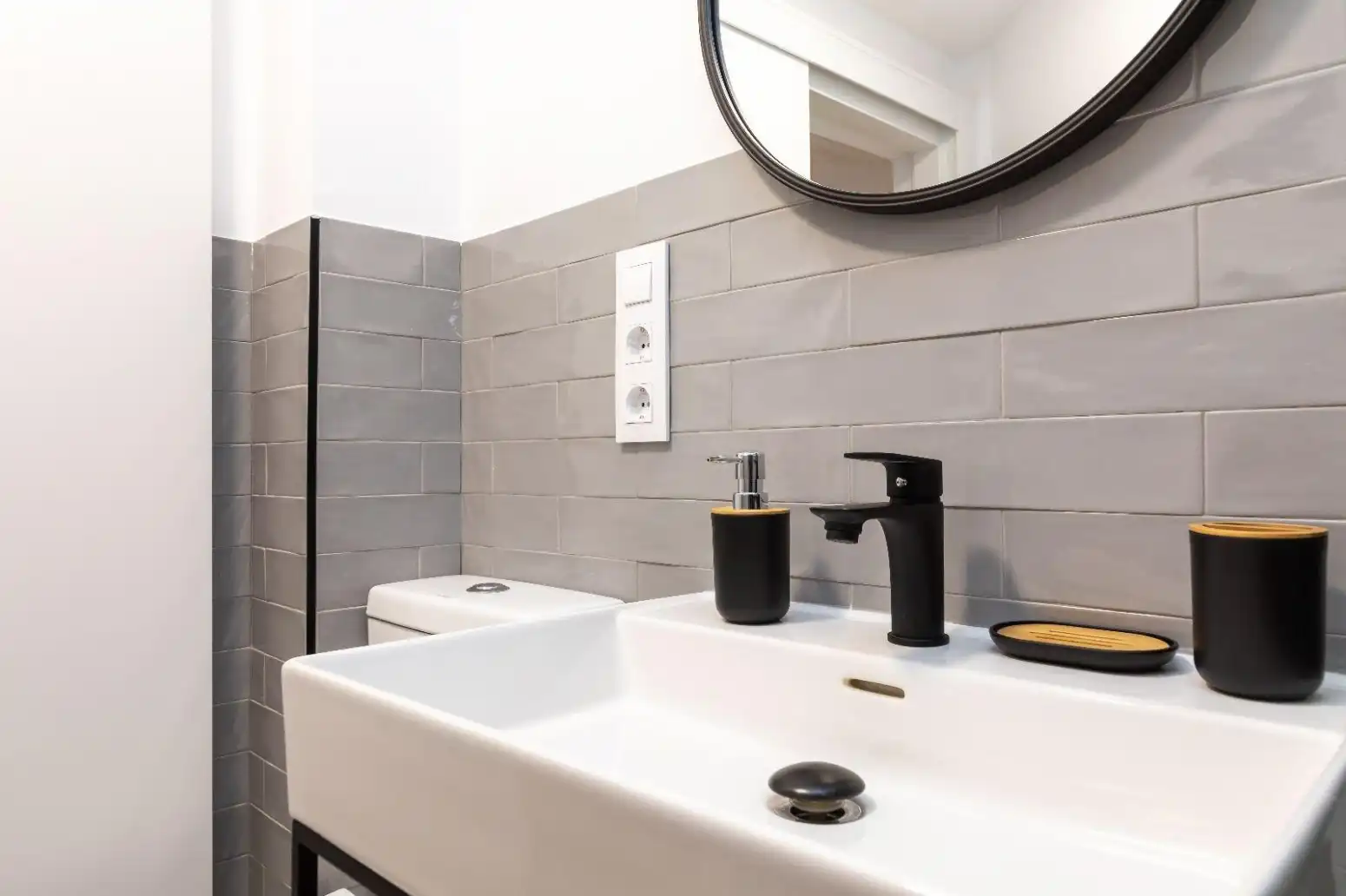 Badezimmer von Wohnung zur Miete in Valencia mit Klimaanlage, Heizung und Parkett