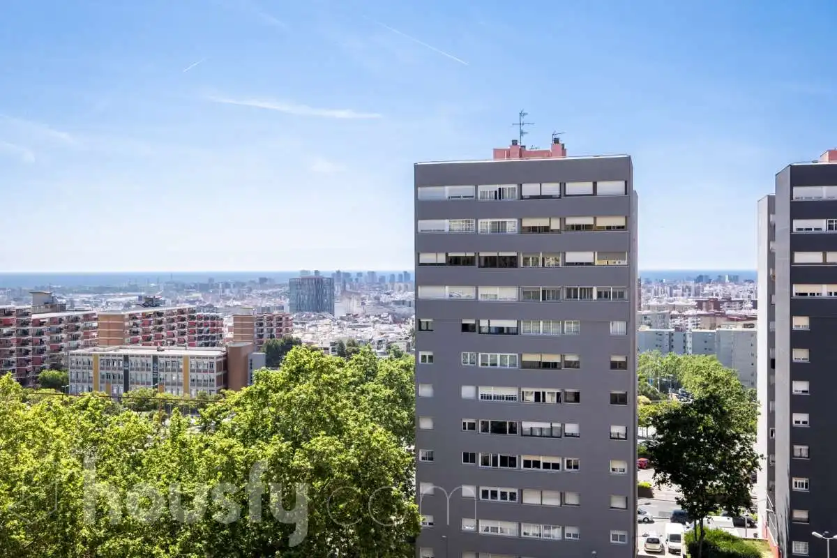 Vista exterior de Piso en venta en Barcelona con Amueblado