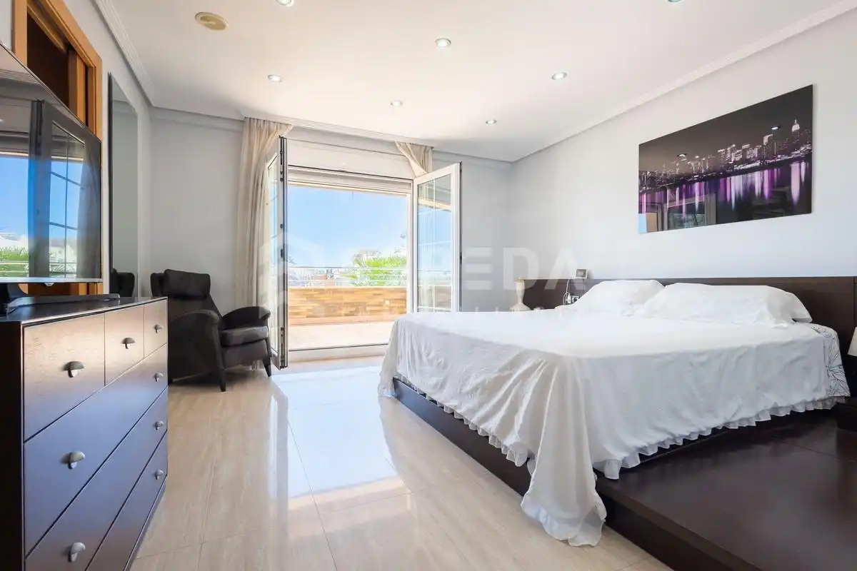 Habitación de Casa o chalet en venta en Roquetas de Mar con Aire acondicionado, Jardín privado y Piscina