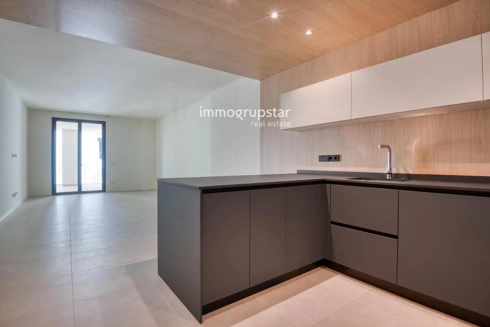 Appartamento con terrazza in vendita a Calle de Gràcia, imagen 8
