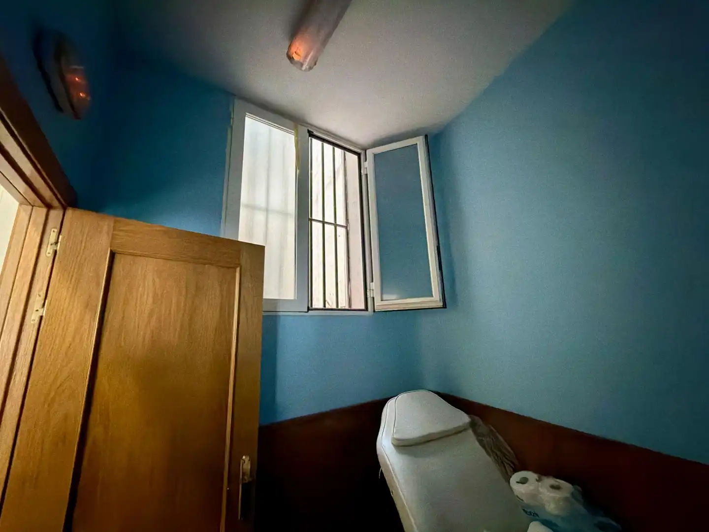 Baño de Local en venta en Madrid con Aire acondicionado