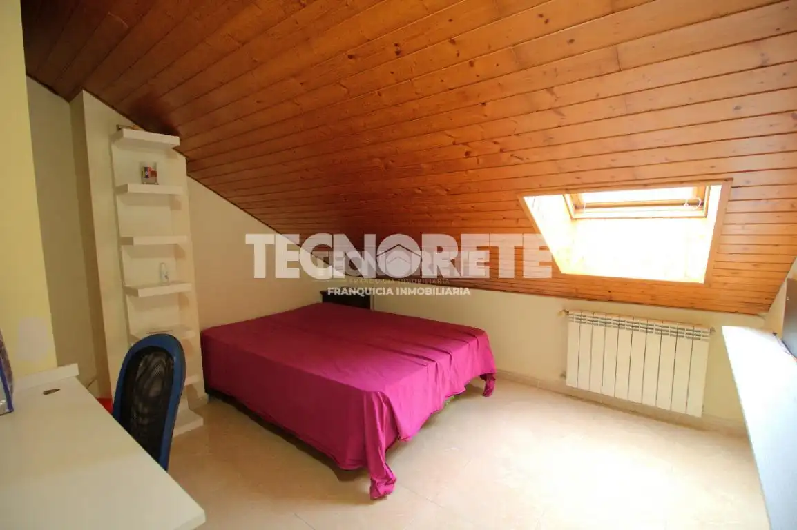 Casa adosada en venta en Calle Zurbarán, Las Ventas de Retamosa